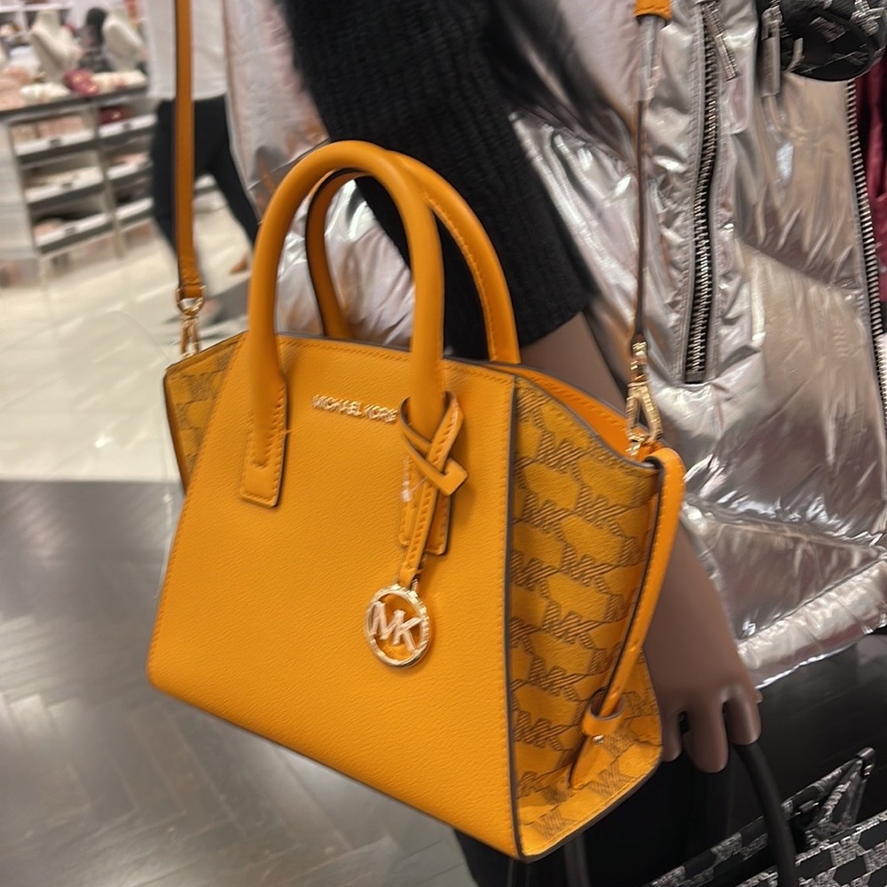 Michael Kors Avril Small Signature PVC Top Zip Satchel Crossbody Bag
Honeycomb - Picture 4 of 16